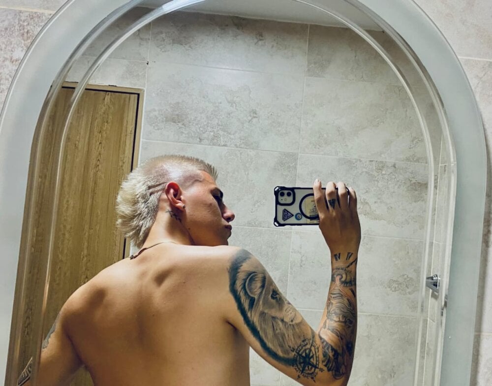 Aiden_TattedBoyX