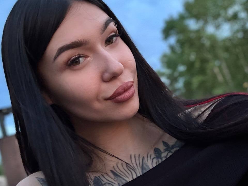 ArianaWalker77