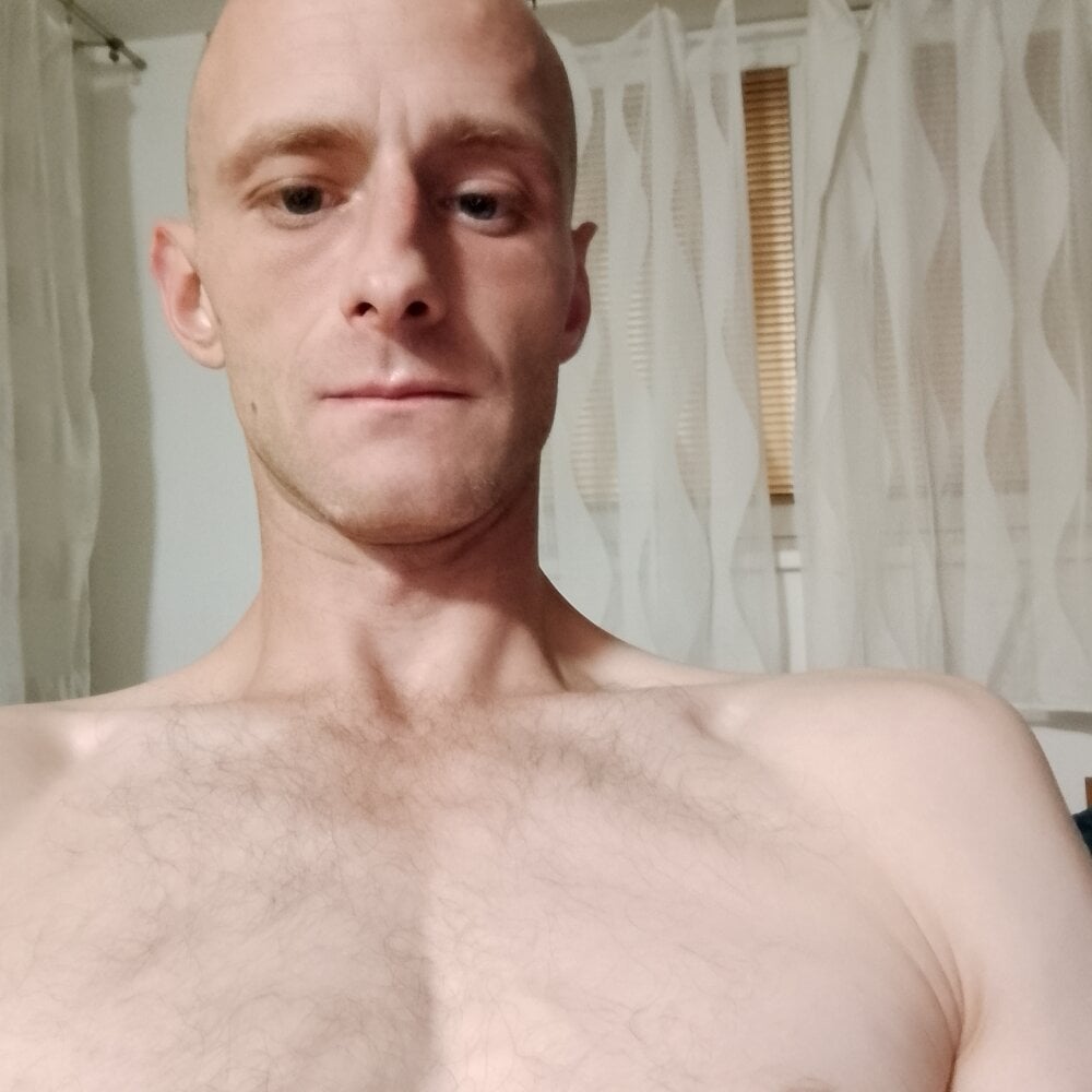 Bisexualhard23