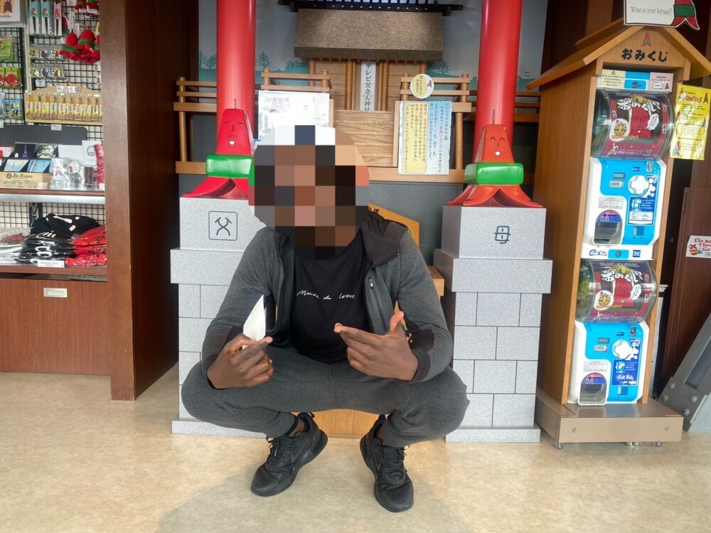 BlackGuy_japanesegirl