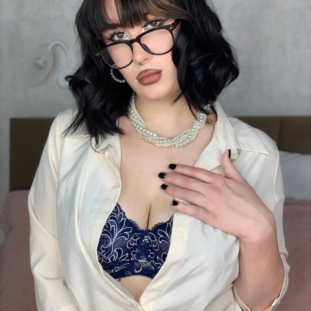 CurvyWoman_