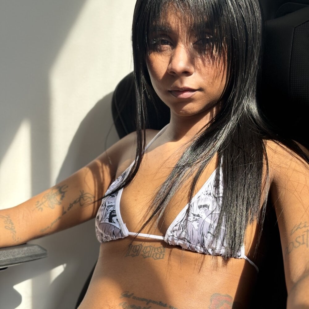 CuteEbony1