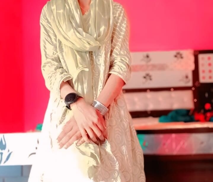 Hot-Soniya2