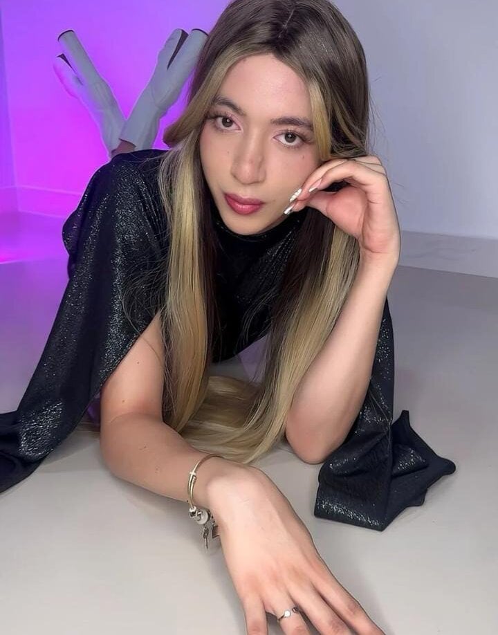 Isabella_glam