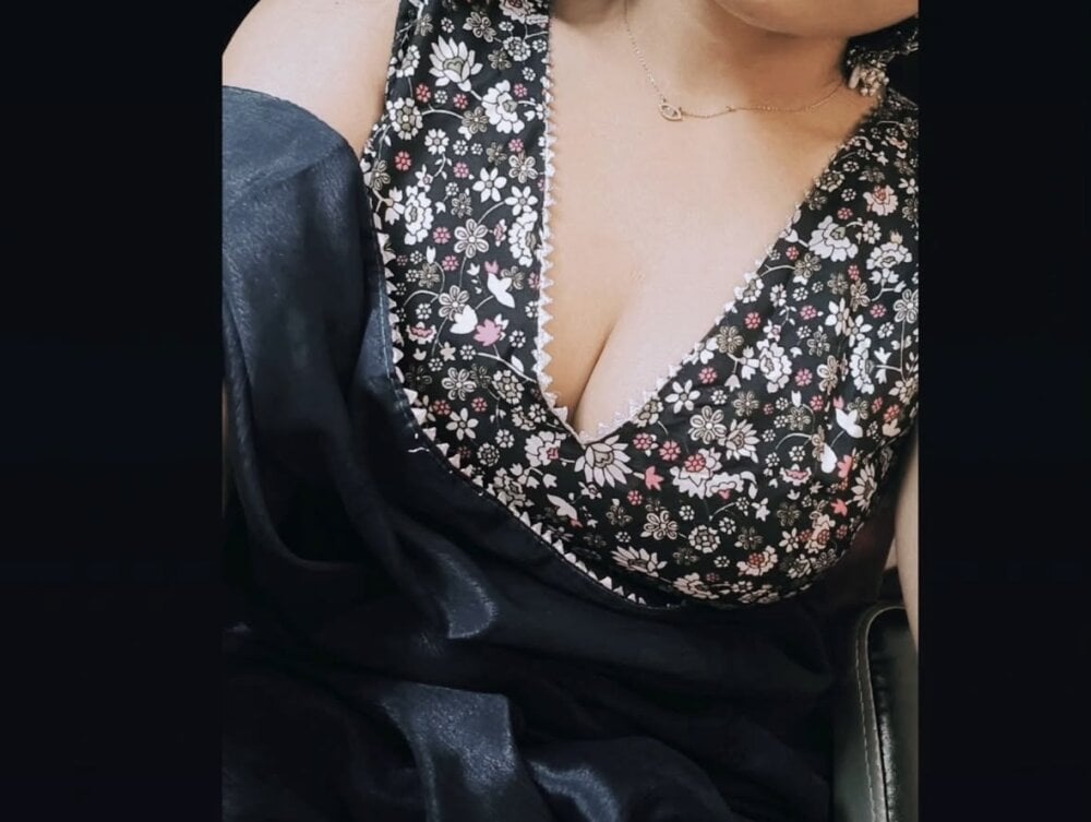 Its_kavyaSexy