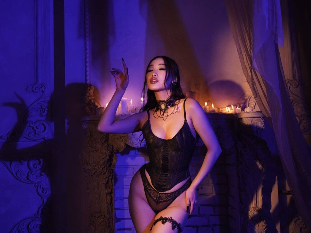 Kami_Lee_XO