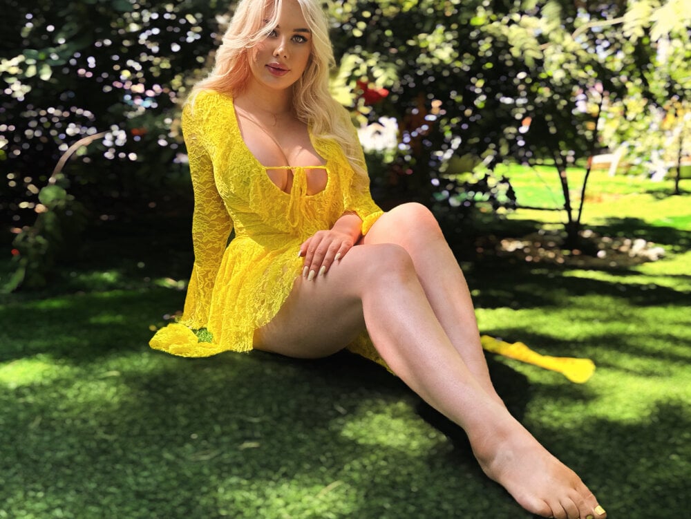 LaraHollywood