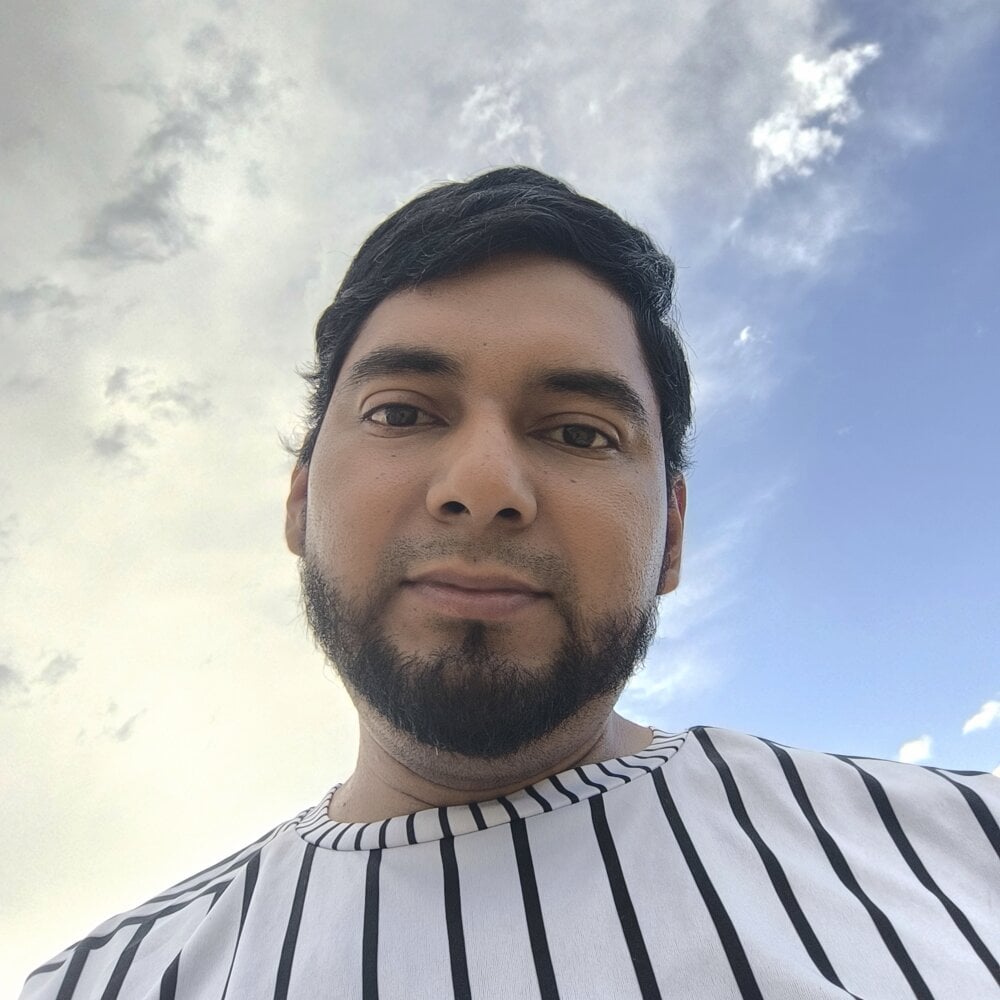 Luis77020192