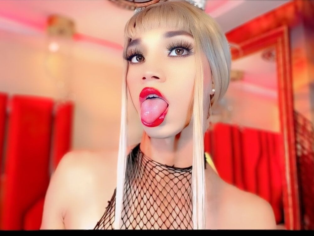 Nauthy_girl