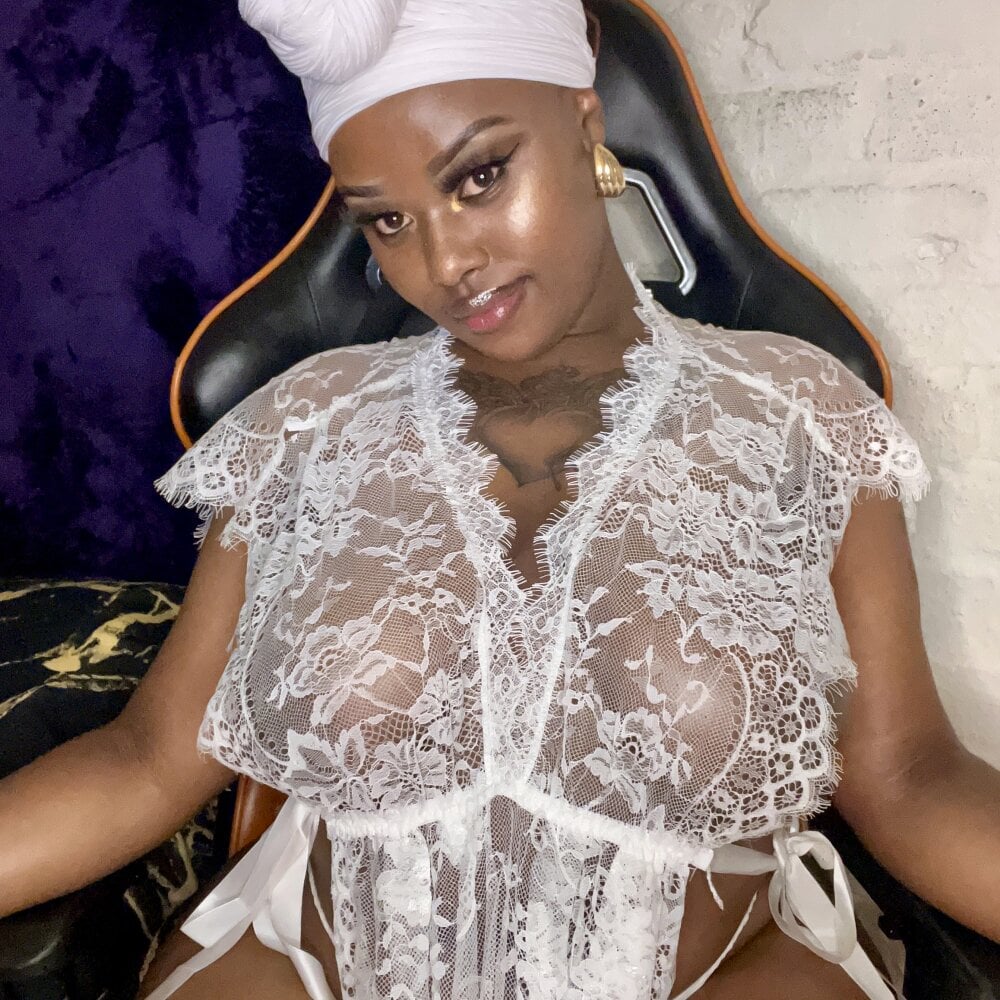 QUEEN_NOBUHLE_777