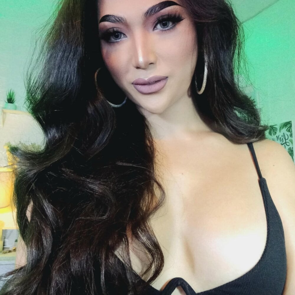QueenMistressMaria