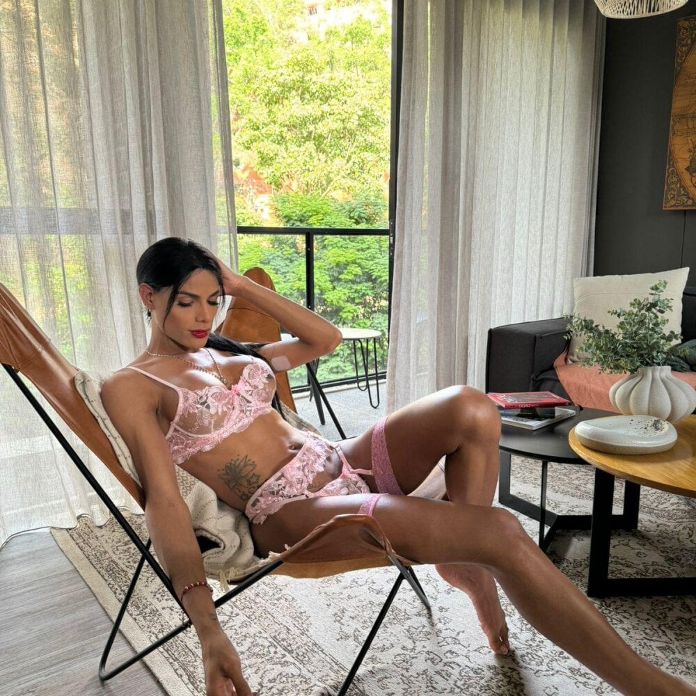 STEFANYA_DOMI