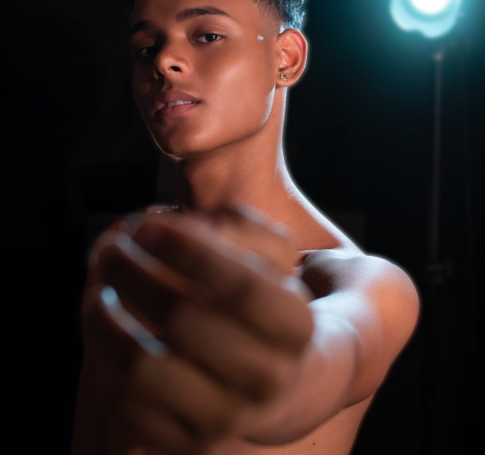Valentino_Thompson