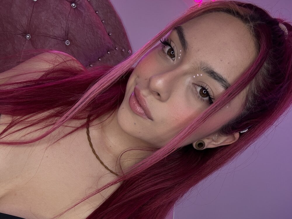 Yovng___Lau