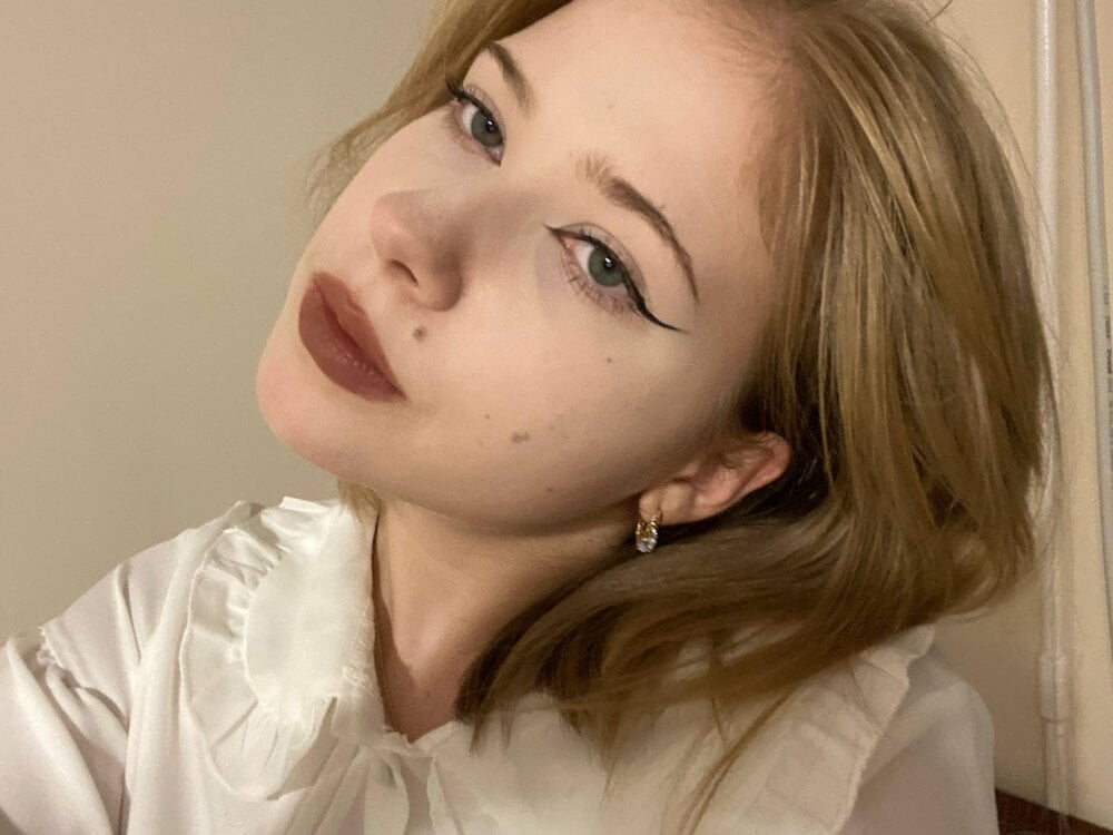 annie_blush