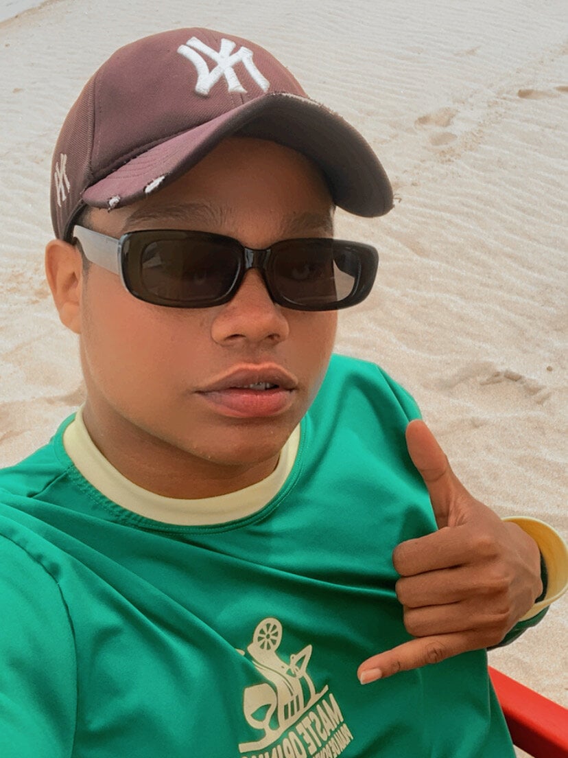 black_Ferraz