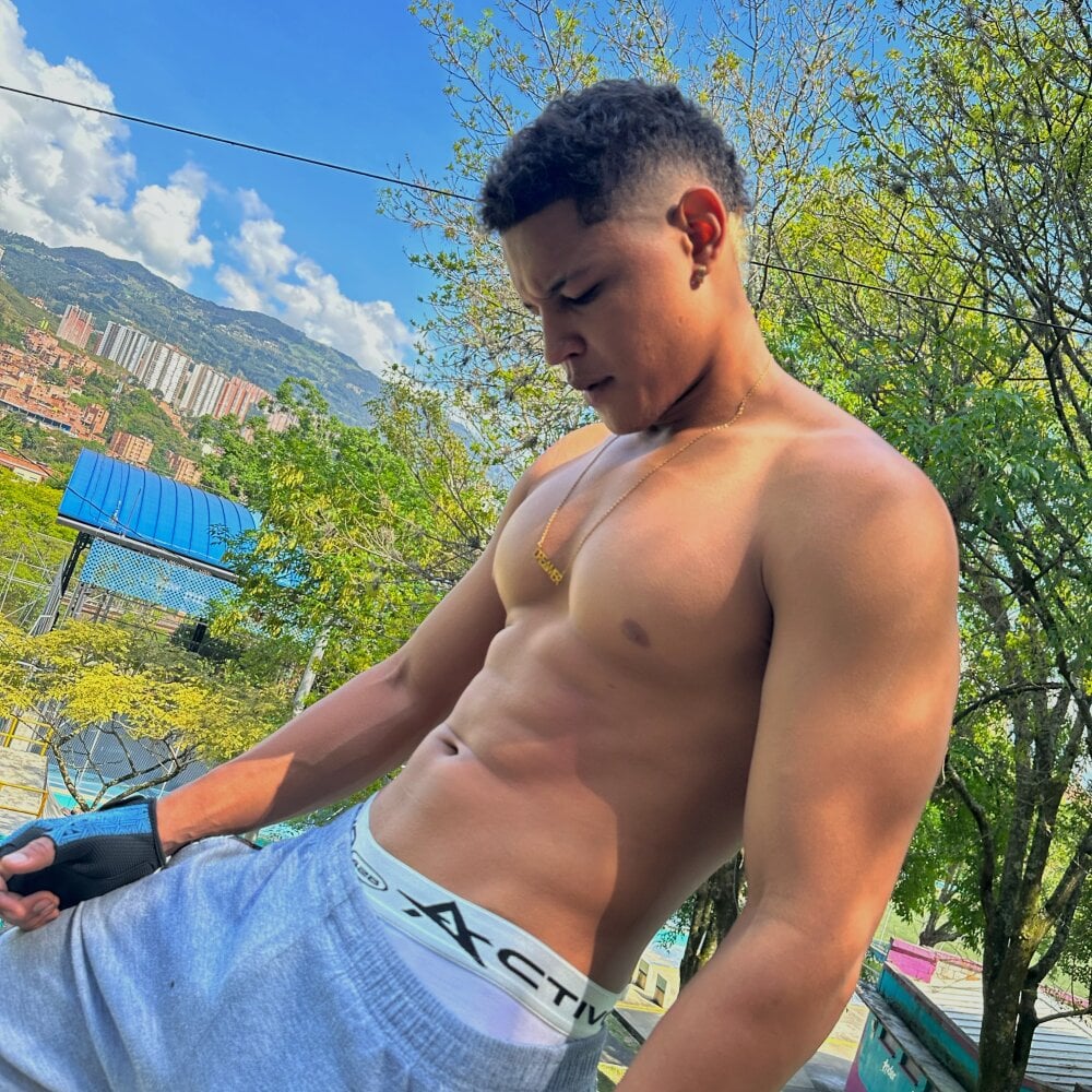 jlca_black_x