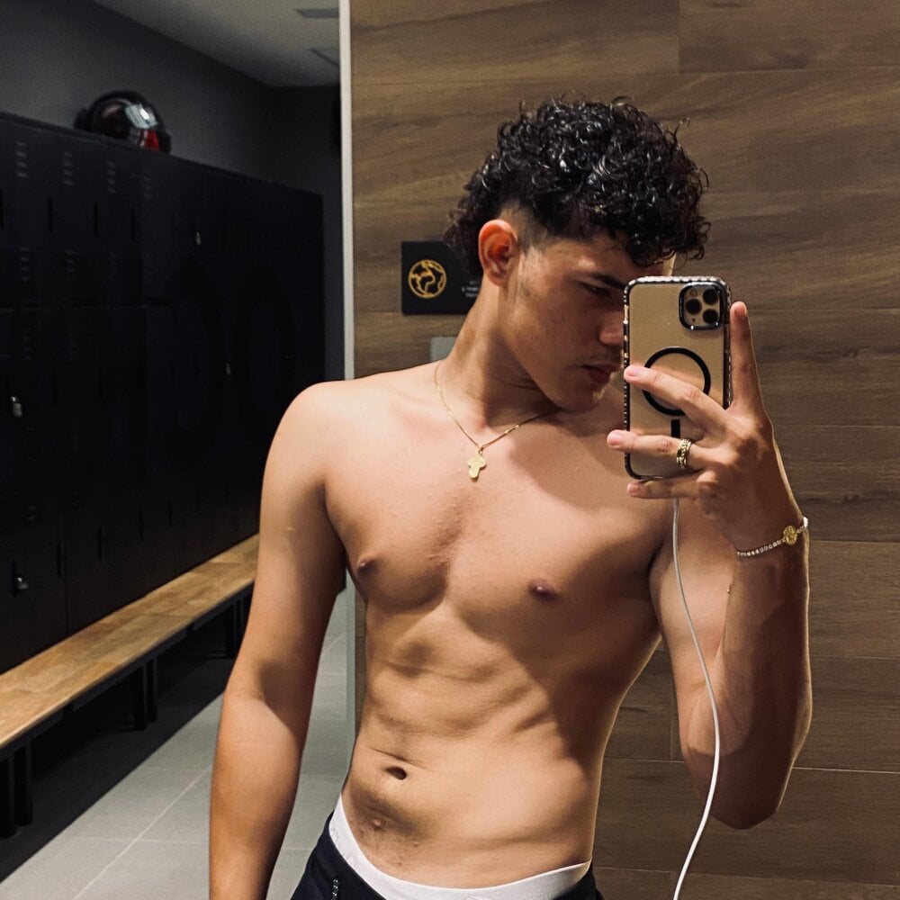 ryan_cum23