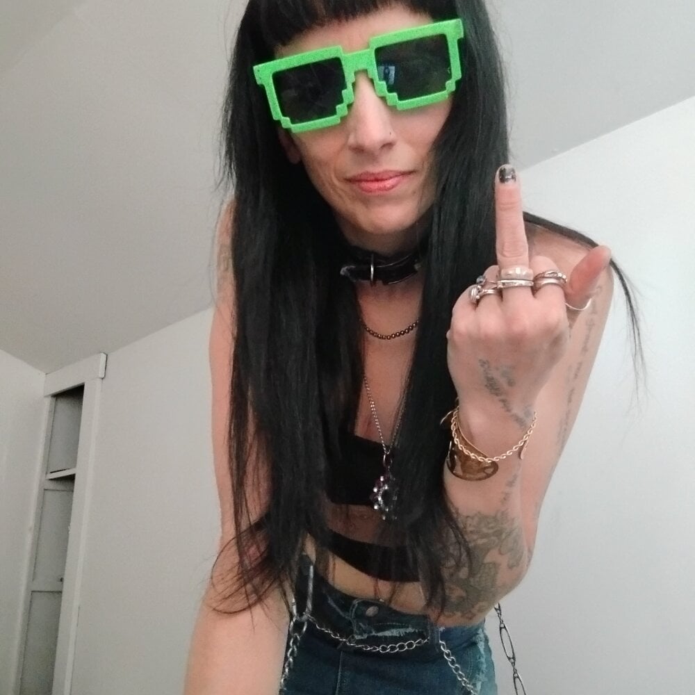 whitetrashdirtyslut